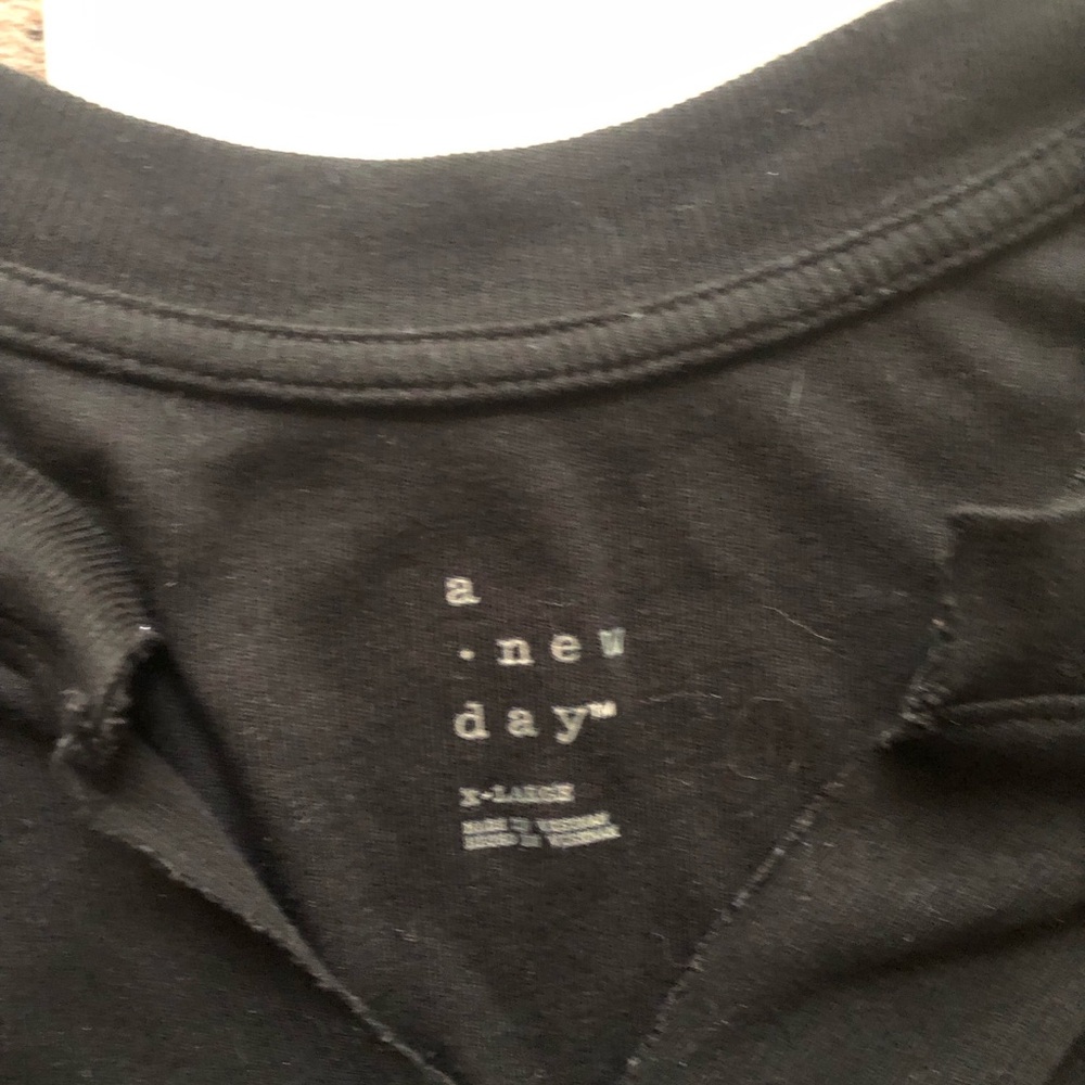 Gray and Black Workout Outfit Set - Picture 9 of 12